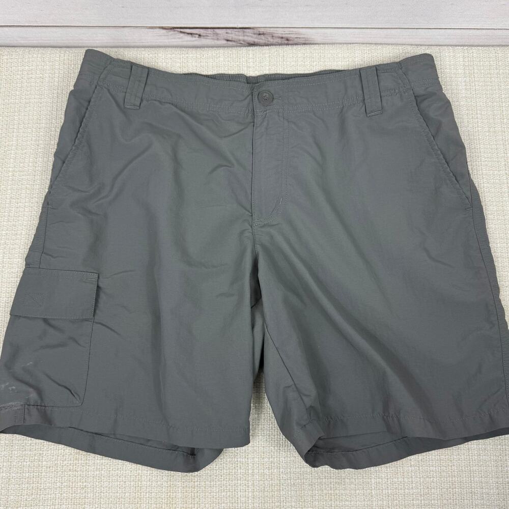 Mens Columbia Gray Nylon Cargo Shorts Size 36‎